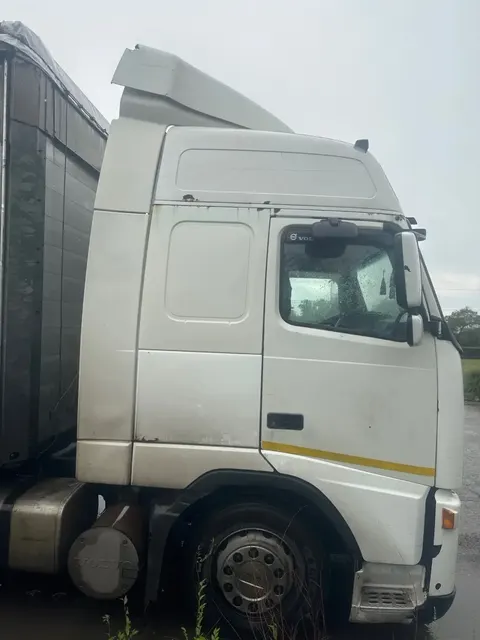 Грузовой тягач седельныймарки: VOLVO, модель: FH 12.420, год выпуска: 2005г., (VIN): YV2AN60A16B419642