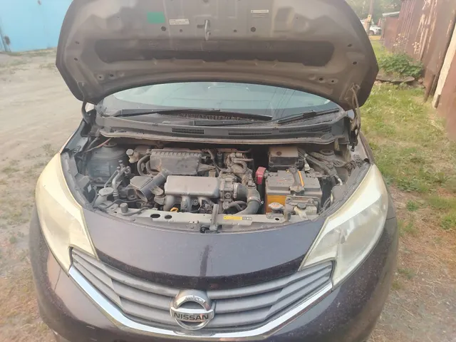 Автомобиль марки NISSAN модель Note 2013 г.в. номер кузова E12109580