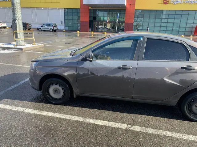 Легковой автомобиль марки: LADA, модель: Vesta GFL110, год выпуска: 2018г., кузов №: XTAGFL110JY212037, идентификационный номер (VIN): XTAGFL110JY212037. В результате ДТП поврежден задний бампер, крышка багажника, задние фары требуют замены. Задние крылья требуют ремонта. Глушитель требует ремонта. По ходовой нареканий нет. Двигатель работает исправно