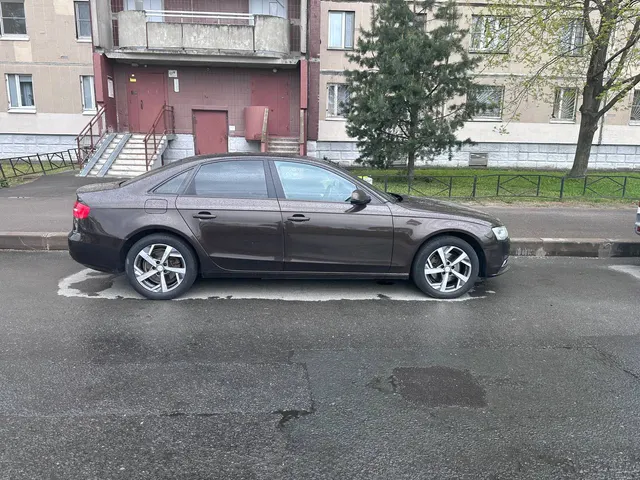 Легковой автомобиль марки: AUDI модель A4 2014 г.в. VIN-номер WAUZZZ8K9FN011630