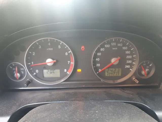 Автомобиль марки FORD модель MONDEO, 2004 года выпуска, VIN-номер WF04XXGBB44C75826
