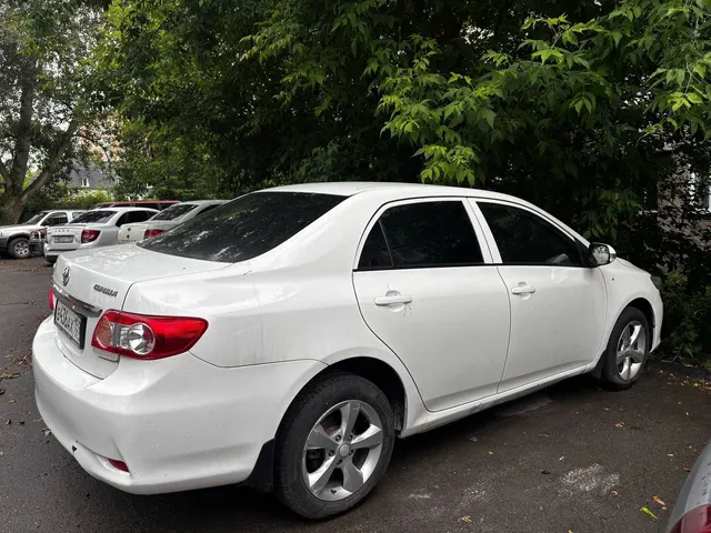 Автомобиль марки TOYOTA модель Corolla 2012 г.в. VIN-номер JTNBV58E00J178357