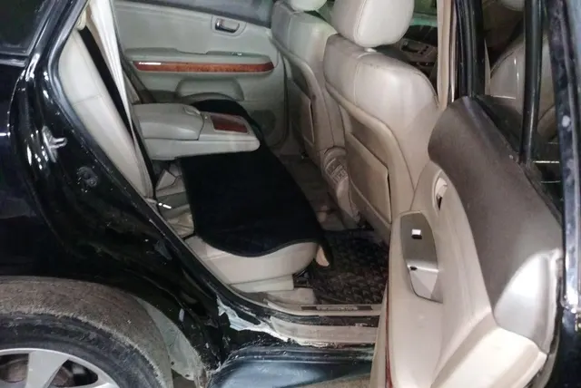Легковой автомобиль марки Lexus модель RX330, год выуска 2004г., идентификационный номер (VIN) 2T2HA31U44C011870