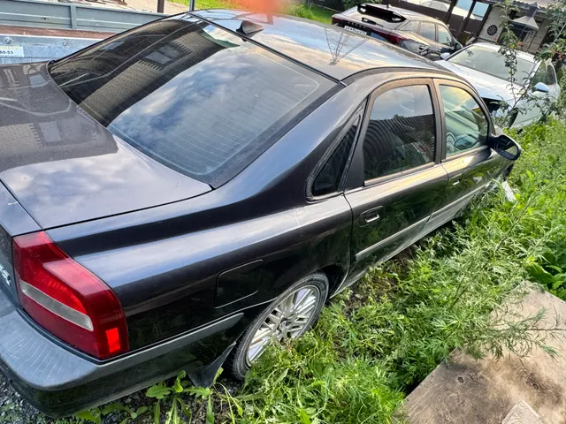 Легковой автомобиль марки: VOLVO, модели: S80 T6, год выпуска: 2001 г., идентификационный номер (VIN): YV1TS90K511193244