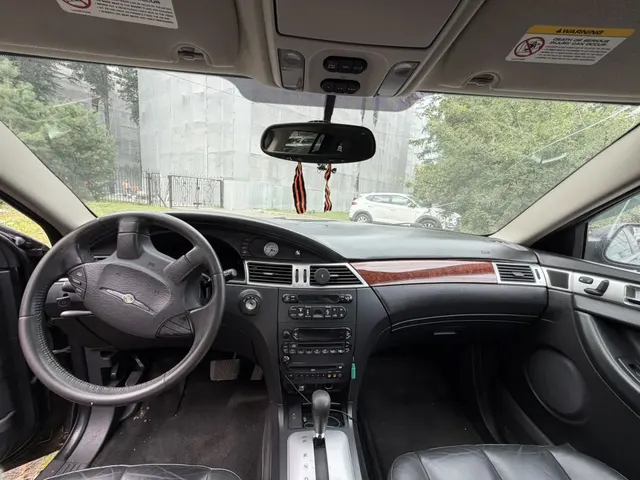 Автомобиль марки Chrysler Pacifica; VIN: 2C8GF68414R636363, 2004 года