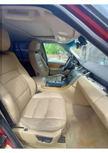 Автомобиль марки LAND-ROVER модель Range Rover 2005 года выпуска, VIN-номер SALSF25466A906986. Является предметом залога у ПАО "Совкомбанк".