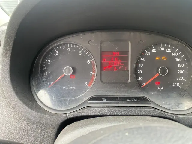 Автомобиль марки VOLKSWAGEN модель Polo 2010 г.в. VIN-номер XW8ZZZ61ZBG000251
