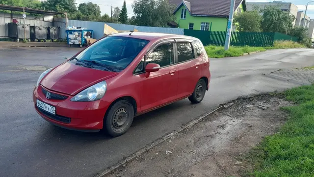 Легковой автомобиль марки: HONDA, модель: Jazz, год выпуска: 2006 г., идентификационный номер (VIN): JHMGD17506S243897