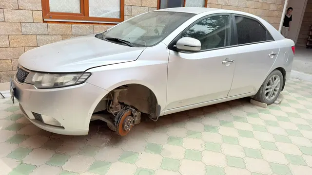 Автомобиль марки KIA модель TD 2012 г.в. VIN-номер XWEFW411BC0000453