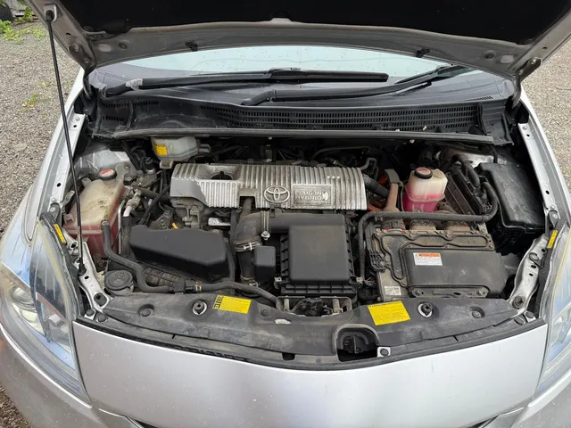 Автомобиль марки TOYOTA модель Prius 2014 г.в. номер кузова ZVW35-3065720.