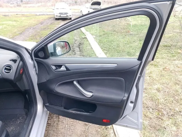 легковой автомобиль FORD MONDEO, 2012 г.в., VIN X9FDXXEEBDCR73997, цвет серо-голубой, В303ВК977 грз.