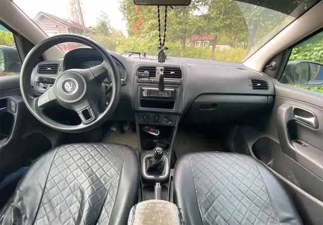 легковой автомобиль марки VOLKSWAGEN Polo, 2013 года выпуска, идентификационный номер (VIN): XW8ZZZ61ZEG005854