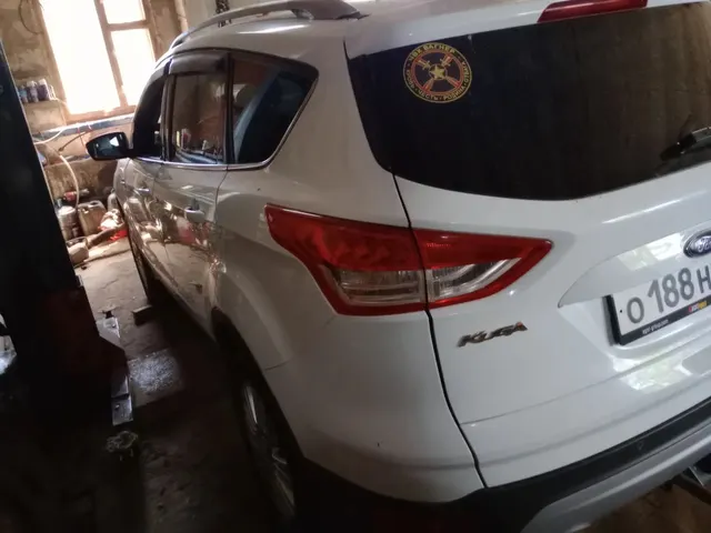 Автомобиль марки FORD модель KUGA 2015 г.в. VIN-номер Z6FAXXESMAFP39494. Находится в залоге у ПАО "Совкомбанк". Транспортное средство не на ходу.