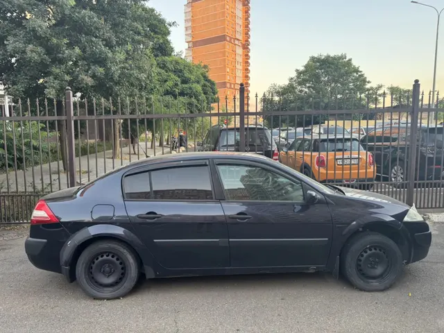 Легковой автомобиль марки: RENAULT модель: Megane II P2A16A115 Е2, год выпуска: 2007 г., идентификационный номер (VIN): VF1LM1B0E38628260, залог ПАО «Совкомбанк».