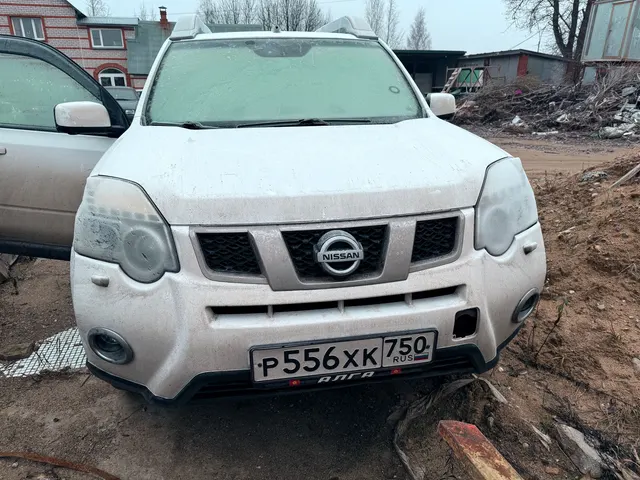 автомобиль марки Nissan модель X-Trail 2014 г.в., VIN-номер Z8NTBNT31DS139917. Автомобиль находится в залоге у ПАО «СОВКОМБАНК».