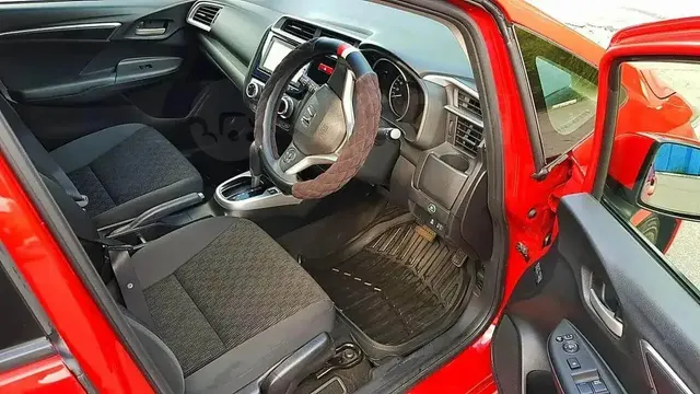 Автомобиль марки HONDA модель FIT 2013 г.в. номер кузова GK3-1029193