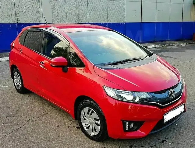 Автомобиль марки HONDA модель FIT 2013 г.в. номер кузова GK3-1029193