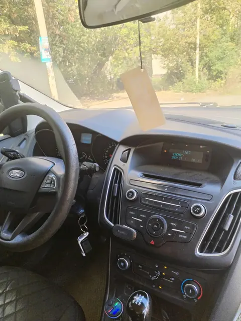Автомобиль марки FORD модель Focus 2017 г.в. VIN-номер Z6F6XXEEC6HB33067, находится в залоге ПАО "Совкомбанк"