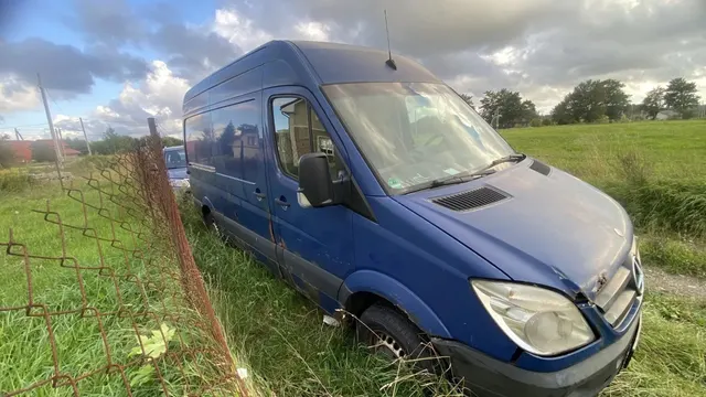 Автомобиль марки MEPCEДЕС-БЕНЦ модель 315CDI SPRINTER, 2006 г.в., VIN WDB9066331S118458.