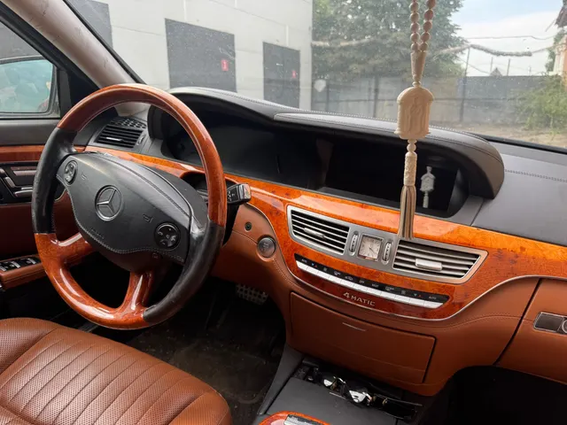 Автомобиль марки MERCEDES-BENZ модель S500 4MATIC 2007 г.в. VIN-номер WDD2211861A191905