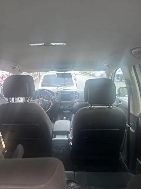 Автомобиль марки VOLKSWAGEN модель Tiguan 2016 г.в. VIN-номер XW8ZZZ5NZHG101958