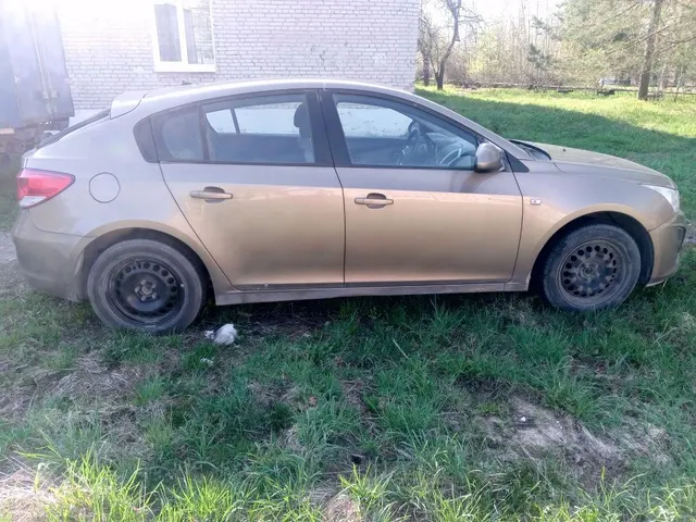 Транспортное средство – Автомобиль марки CHEVROLET модель Cruze 2013 г.в. VIN-номер XUFJF686JD3028643, залогодержатель ПАО "СовкомБанк"