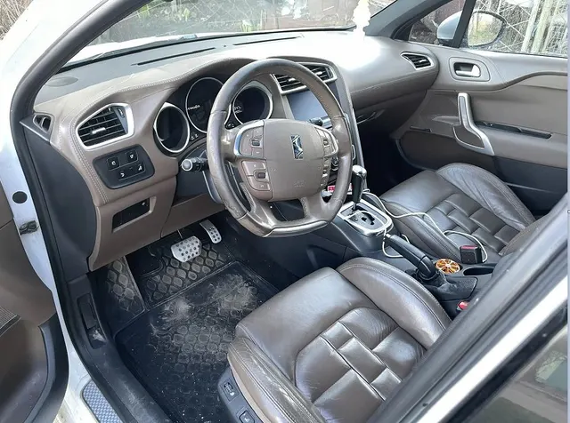 Автомобиль марки CITROEN модель DS4 2013 г. в. VIN-номер VF7NX5FEADY512452
