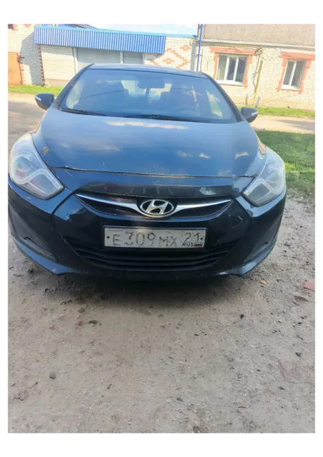 Автомобиль марки HYUNDAI модель VF i40 2014 г.в. VIN-номер XWELB41AAF0000299. В залоге у ПАО «Совкомбанк».