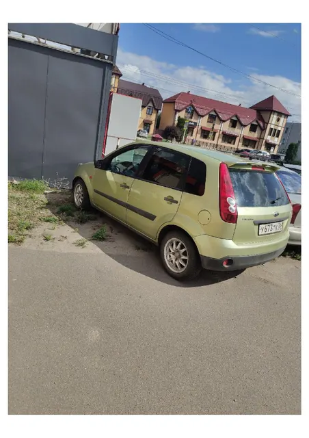 Автомобиль марки FORD модель FIESTA 2006 г.в. VIN-номер WF0HXXGAJH6T88105