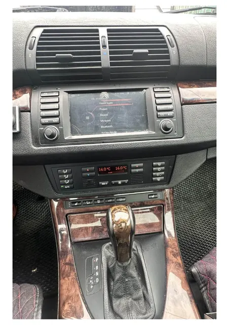 Автомобиль марки БМВ модель Х5 2005 г.в. VIN-номер 5UXFA13555LY20065; Является предлогом залога ПАО «Совкомбанк»