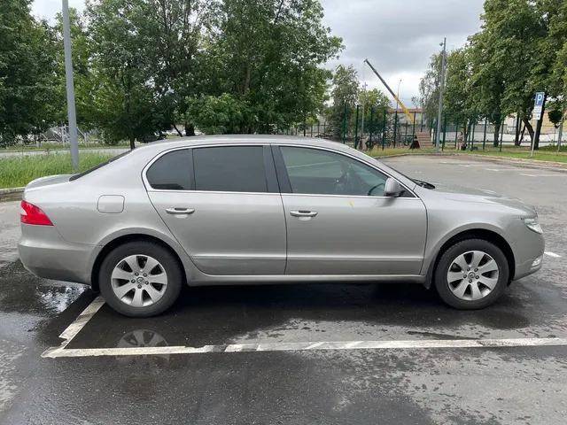 Легковой автомобиль марки SKODA, модель: Superb, год выпуска: 2012 г., идентификационный номер (VIN): TMBAB83T2D9027351