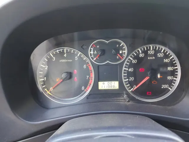 Автомобиль марки GREAT WALL модель CC 6461 KM29 2012 г.в. VIN-номер Z8PFF3A5XCA027838. Цвет темно синий