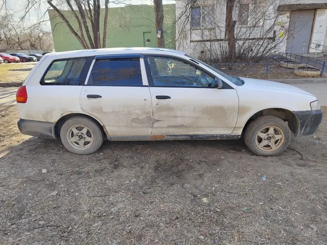 Автомобиль марки NISSAN модель AD 2001 г.в. VIN-номер VHNY11204428
