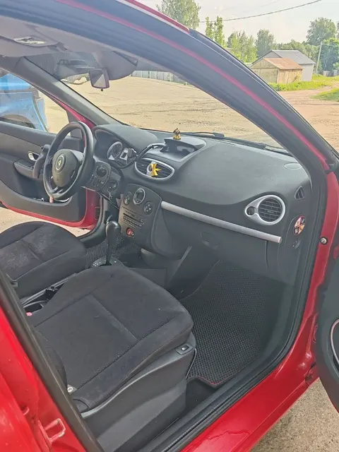 Легковой автомобиль марки: RENAULT, модель: Clio 5CFD 16BAP3, год выпуска: 2006г., кузов №: VF1BR1Y0A35609959, идентификационный номер: VF1BR1Y0A35609959 Предмет залога "Совкомбанк" (ИНН: 4401116480).