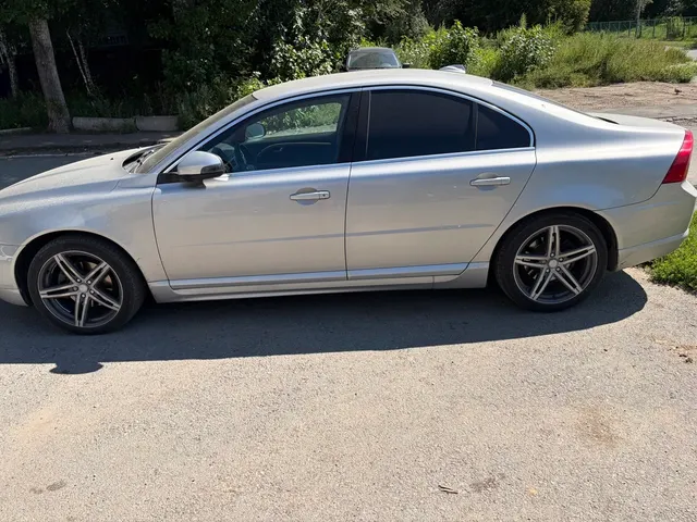 Автомобиль марки VOLVO модель S 80 2007 г.в. VIN номер YV1AS565081064940 Является предметом залога ПАО «Совкомбанк»