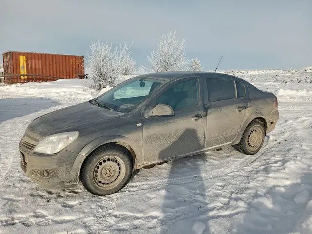 Автомобиль марки: OPEL, модель: Astra (A-H/NB), год выпуска: 2012 г., идентификационный номер (VIN): XWF0AHL69C0022755, находится в залоге ПАО «Совкомбанк».