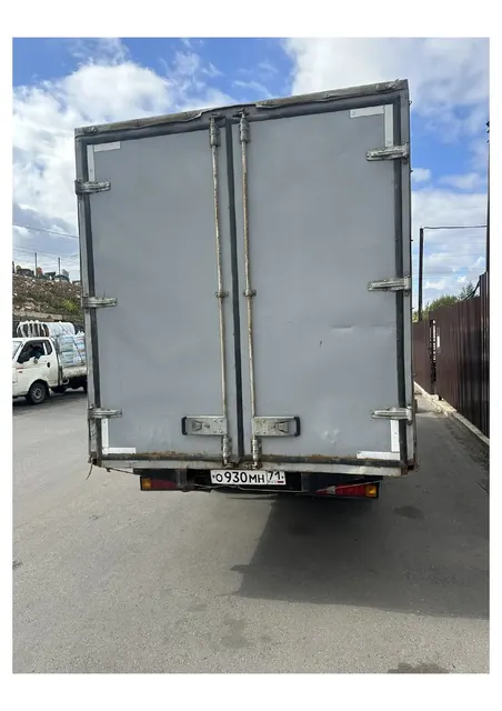 Грузовой бортовой автомобиль марки: ГАЗ, модели: 322132
