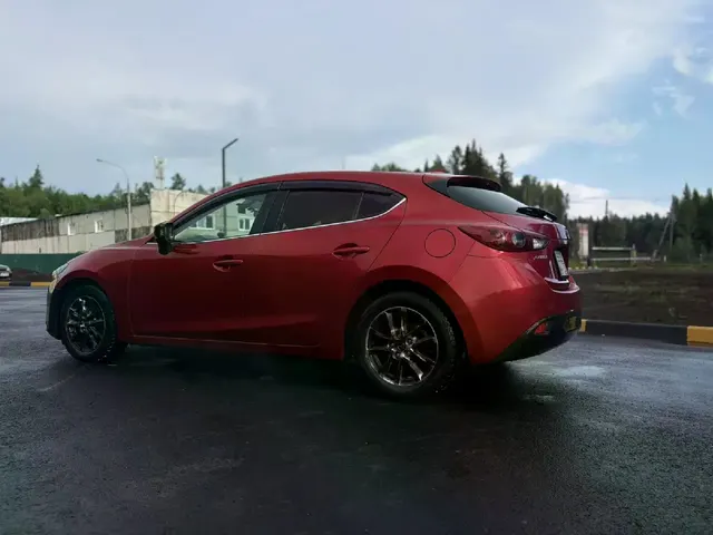 Автомобиль марки MAZDA модель AXELA 2014 г.в. номер кузова BM5FS-104617