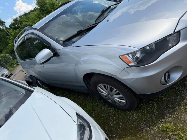 Автомобиль марки MITSUBISHI, модель Outlander 2010 г.в. VIN-номер JMBXTCW4WBU001036