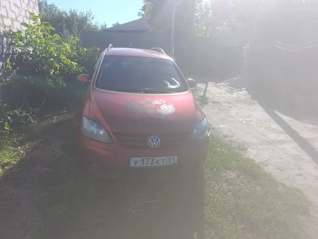 Автомобиль марки VOLKSWAGEN модель Golf V 2008 г.в. VIN-номер WVWZZZ1KZ9W811851