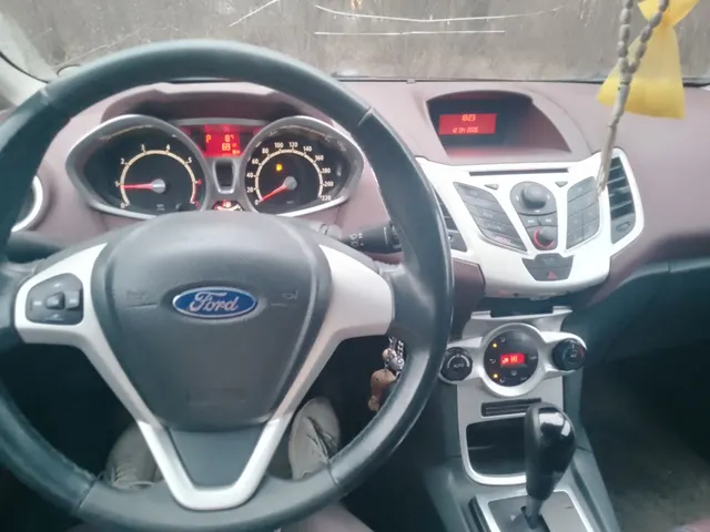 Автомобиль марки FORD модель Fiesta, 2011 года выпуска