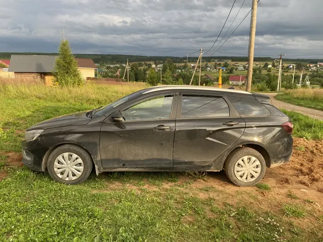 Легковой автомобиль, марка: LADA, модель: Vesta, год изготовления: 2024, VIN: ХТАGFK350R083324. Объект в залоге. Залогодержатель ПАО "Совкомбанк".