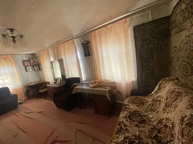 Здание (жилой дом), общей площадью: 29.6 кв. м., расположенное по адресу: Орловская обл., Ливенский р-н, с. Успенское, ул. Кузьмина, д. 16, кадастровый номер 57:22:0810101:500. Земельный участок, общей площадью: 6000 кв. м., расположенный по адресу: Орловская обл., Ливенский р-н, с. Успенское, ул. Кузьмина, д. 16, кадастровый номер 57:22:0810101:162