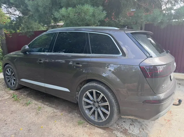 Автомобиль марки AUDI модель Q7 2015 г.в. VIN-номер WAUZZZ4M0GD013619