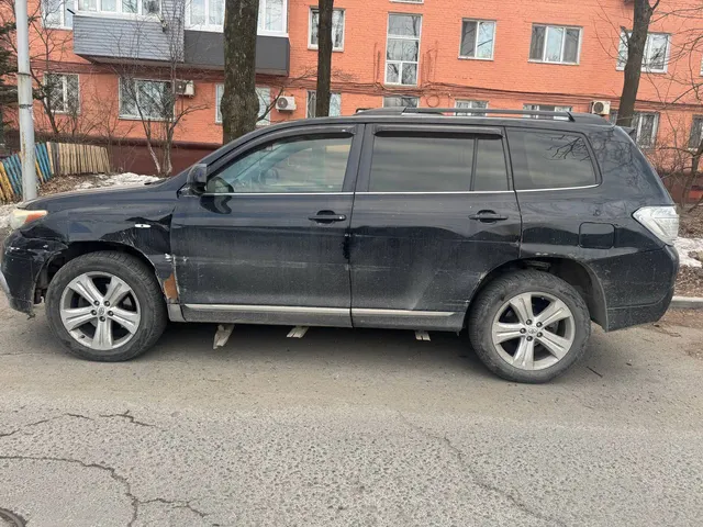 Автомобиль марки TOYOTA модель HIGHLANDER 2012 г.в. VIN-номер JTEES41A502194927