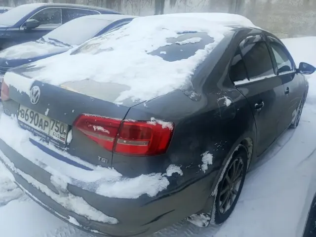 Легковой автомобиль марка: VOLKSWAGEN, модель: Jetta, год выпуска: 2015 г., кузов №: XW8ZZZ16ZFN904487, идентификационный номер (VIN): XW8ZZZ16ZFN904487.
