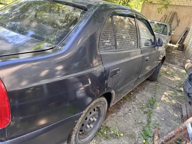 Легковой автомобиль марки: HYUNDAI, модели: Accent, год выпуска: 2005 г., кузов №: X7MCF41GP5M052661, идентификационный номер (VIN): X7MCF41GP5M052661