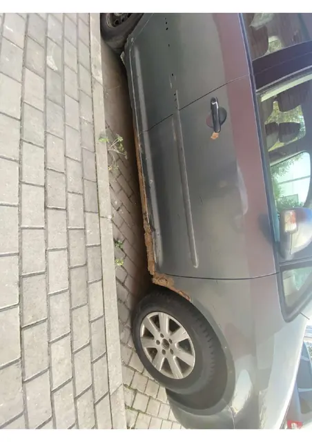 Автомобиль марки VOLKSWAGEN модель Touran 2007 г.в. VIN-номер WVGZZZ1TZ7W043802