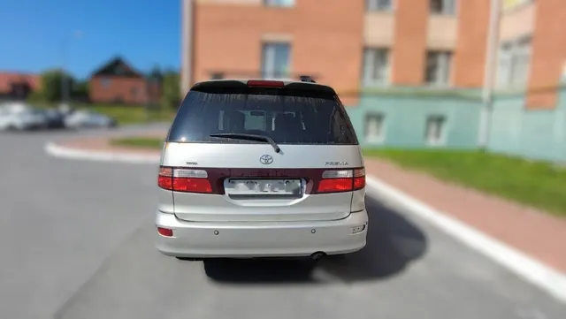 Автомобиль марки TOYOTA модель Previa 2002 г.в. VIN-номер JTEGD32M700195529