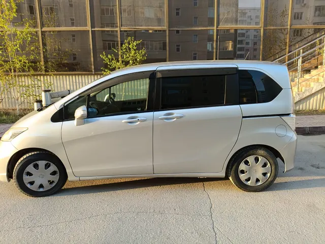Автомобиль марки HONDA модель FREED 2013 г.в. номер кузова GB3-1511672
